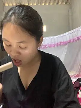 Snapshot of NhuFox chatting on October 9, 2:42 am NhuFox online show from October 9, 2:42 am