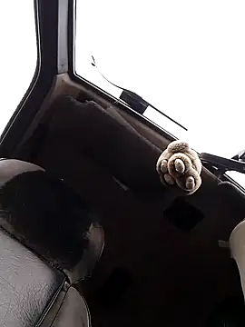 Snapshot of N_i_k_o_l_a_u chatting on November 1, 9:22 am N i k o l a u online show from November 1, 9:22 am