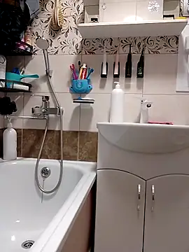 N i k o l a u online show from December 20, 1:18 pm