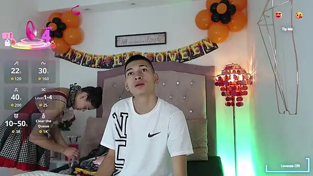 AmelieAndAce online show from October 9, 12:47 pm