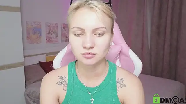 Cameronlovely  online show from September 10, 7:52 am