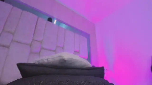 Samarafernandez online show from September 11, 12:44 am