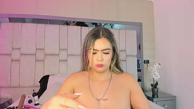 Samarafernandez online show from November 2, 3:31 am