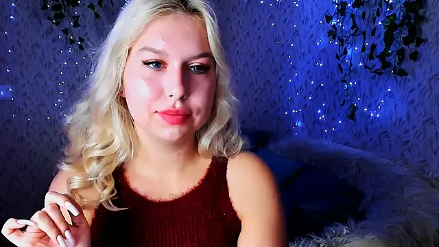 Snapshot of ChloeRicc chatting on October 12, 9:41 am ChloeRicc online show from October 12, 9:41 am