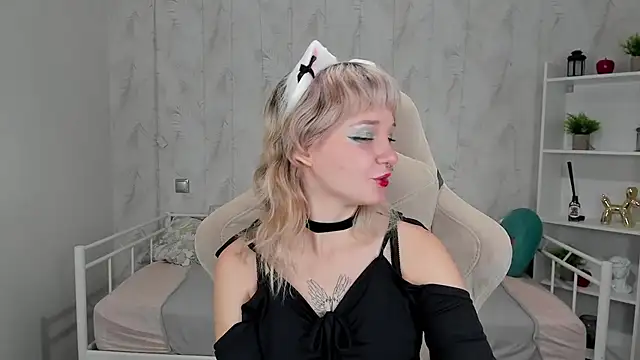 Tori Cutie online show from October 8, 11:57 pm