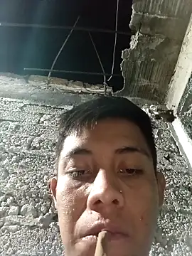 Snapshot of Tupapasiitooo chatting on March 27, 7:36 am Tupapasiitooo online show from March 27, 7:36 am