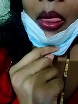 Snapshot of indumathi123 chatting on March 27, 6:52 am indumathi123 online show from March 27, 6:52 am