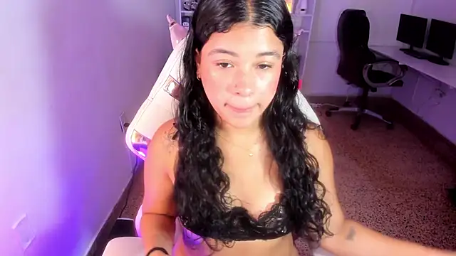 Snapshot of Ivy_nt chatting on November 5, 6:19 pm Ivy nt online show from November 5, 6:19 pm