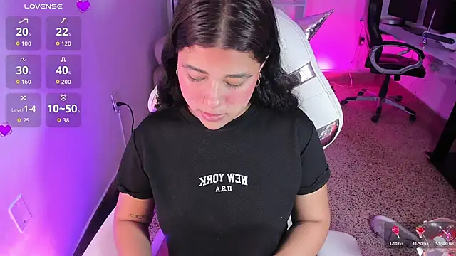 Snapshot of Ivy_nt chatting on December 13, 7:53 pm Ivy nt online show from December 13, 7:53 pm