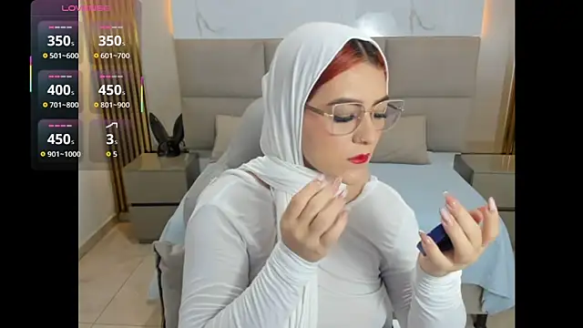 Snapshot of Nazly_farhat chatting on September 12, 2:00 am Nazly farhat online show from September 12, 2:00 am