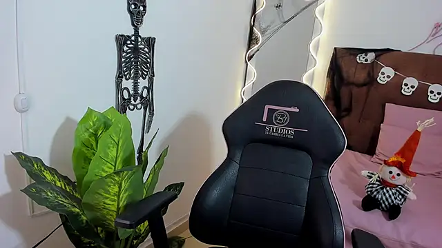 jedah tay online show from October 12, 3:05 am