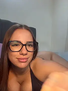 AlessiaaRuso1 online show from May 28, 11:57 pm