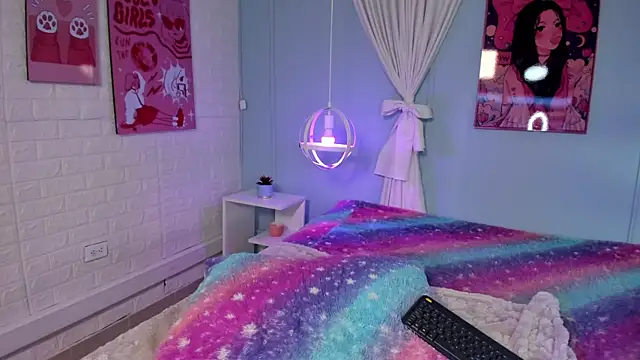 Hannahpage online show from December 19, 12:23 pm