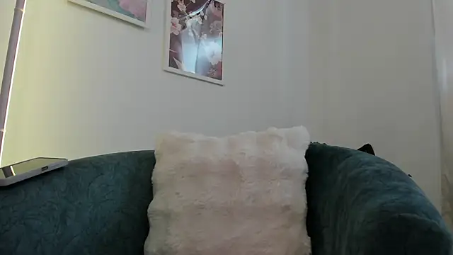 Snapshot of canelleGarces chatting on October 19, 3:45 pm canelleGarces online show from October 19, 3:45 pm