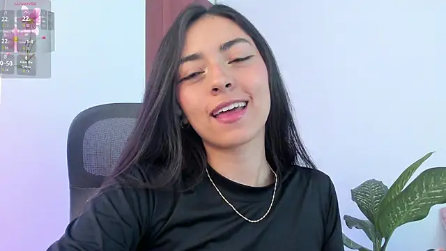 canelleGarces online show from March 25, 6:14 pm