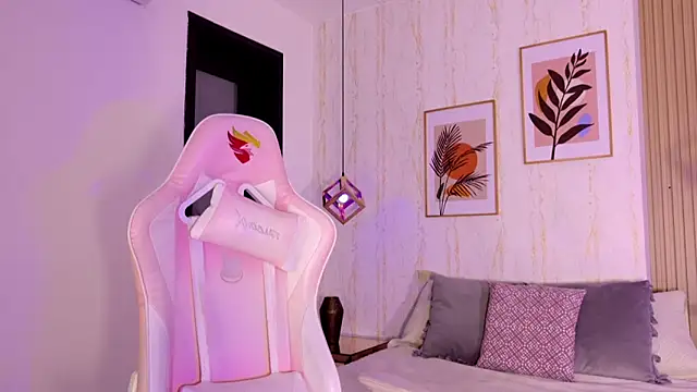 Ayleen Dunkan online show from September 30, 12:10 pm