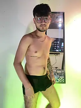 Snapshot of DanteRushh chatting on March 19, 4:55 pm DanteRushh online show from March 19, 4:55 pm