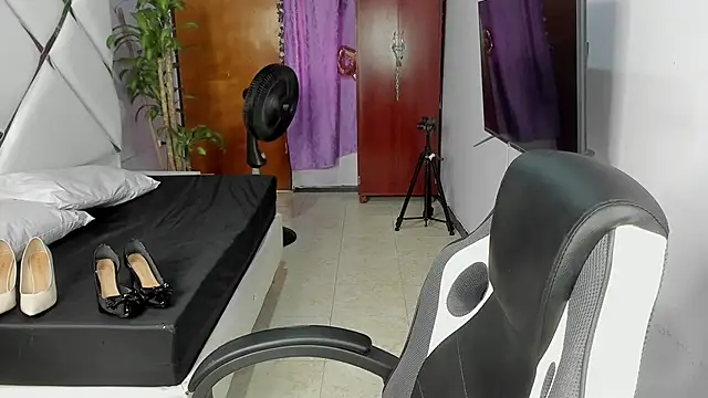 KikaDuque online show from September 26, 6:45 pm