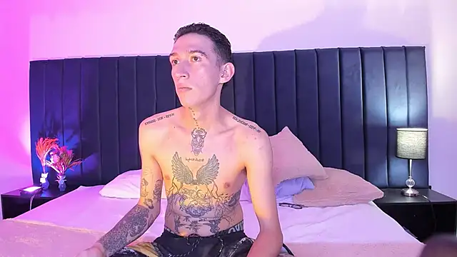 dominik thompson777 online show from September 27, 2:27 am