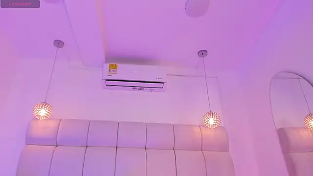 Evelinn Ruiz online show from October 6, 7:00 pm