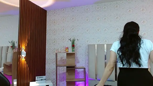 BLUE TAY1 online show from November 9, 7:45 pm