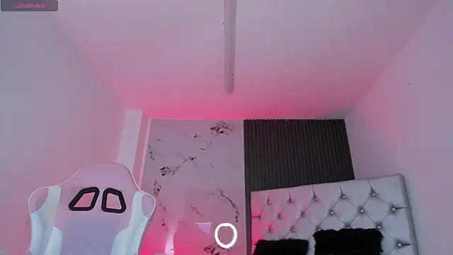 chloesagee online show from October 30, 11:27 pm