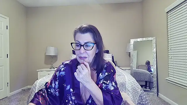 HotTxGilfMaggie online show from November 2, 4:37 am