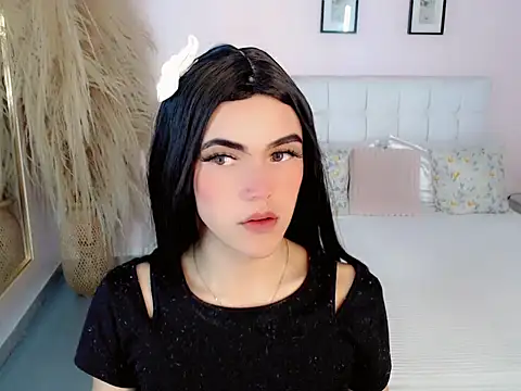 nathalialoes1 online show from October 31, 7:04 pm