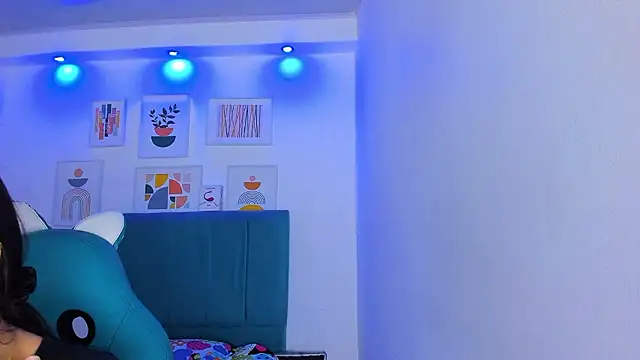 milk candy18 online show from February 1, 11:20 am