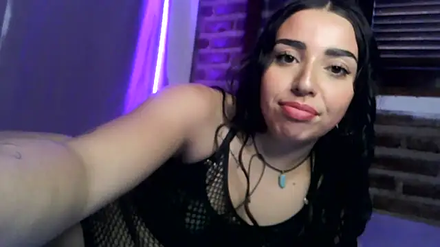 sweetbrunette22 online show from December 1, 4:34 pm