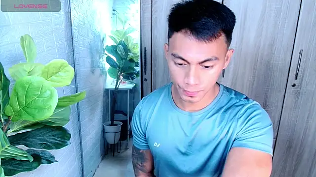 PinooyMilker online show from March 11, 2:12 pm