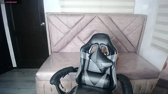 Luna Star v online show from October 18, 3:31 am