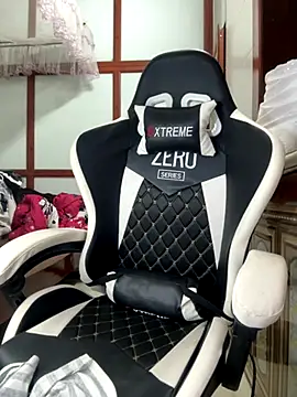 Snapshot of Hanh_Luxii chatting on September 20, 6:58 am Hanh Luxii online show from September 20, 6:58 am