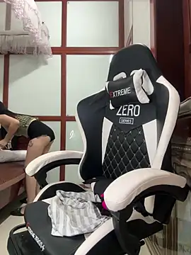 Snapshot of Hanh_Luxii chatting on September 22, 5:42 am Hanh Luxii online show from September 22, 5:42 am