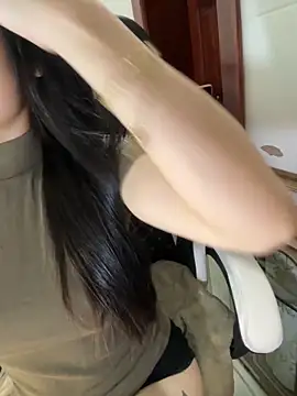 Snapshot of Hanh_Luxii chatting on October 11, 3:28 am Hanh Luxii online show from October 11, 3:28 am