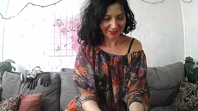 ValleriWind online show from May 7, 1:27 pm