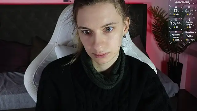 Snapshot of kaleriyaa_ chatting on January 15, 1:21 am kaleriyaa online show from January 15, 1:21 am