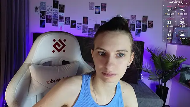 Snapshot of kaleriyaa_ chatting on February 3, 1:26 am kaleriyaa online show from February 3, 1:26 am