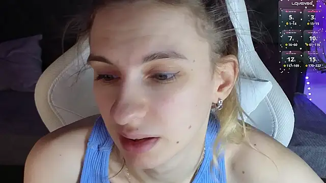 Snapshot of kaleriyaa_ chatting on February 3, 2:53 am kaleriyaa online show from February 3, 2:53 am