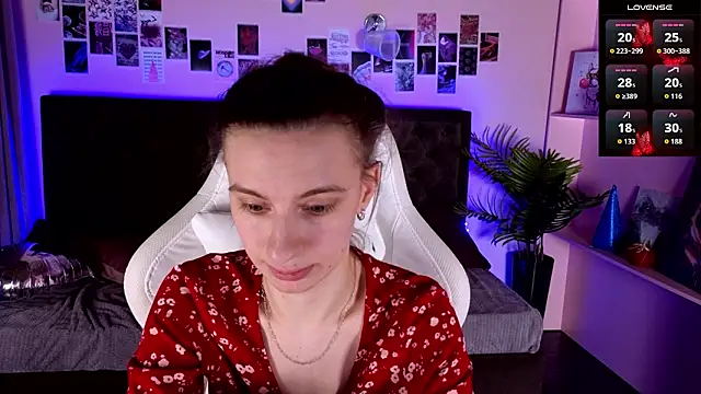 Snapshot of kaleriyaa_ chatting on February 15, 7:51 am kaleriyaa online show from February 15, 7:51 am