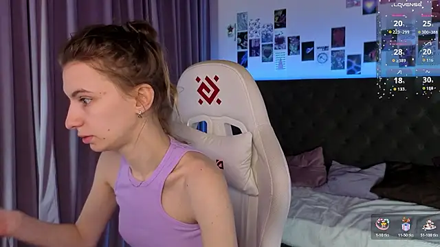 Snapshot of kaleriyaa_ chatting on March 15, 1:22 am kaleriyaa online show from March 15, 1:22 am