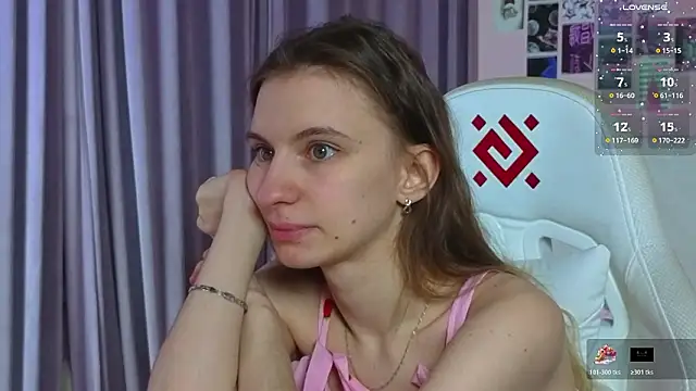 Snapshot of kaleriyaa_ chatting on March 30, 1:28 am kaleriyaa online show from March 30, 1:28 am