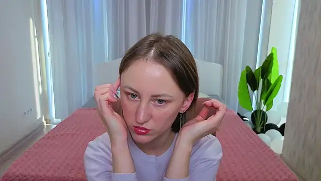 LuluChiiii online show from November 14, 10:47 am