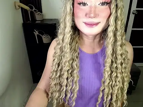 itsmecarla online show from October 28, 5:04 pm