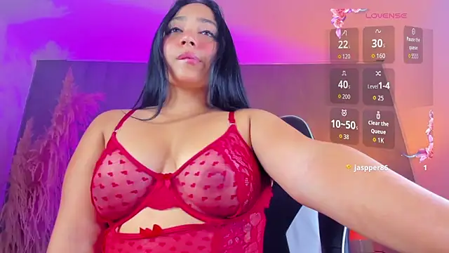 Snapshot of luccia_smith chatting on May 2, 2:27 am luccia smith online show from May 2, 2:27 am