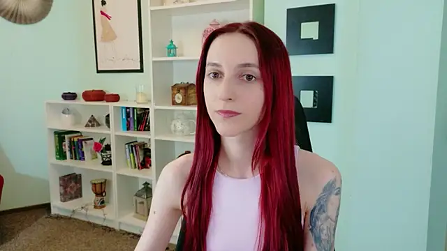 Julia Jae online show from May 8, 6:30 am