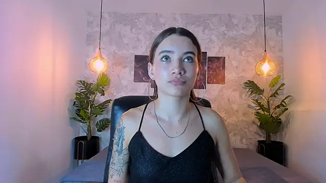 aitana baker  online show from December 17, 7:20 pm