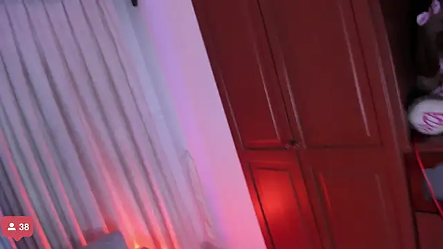 Snapshot of JulienSaint chatting on November 6, 12:06 pm JulienSaint online show from November 6, 12:06 pm