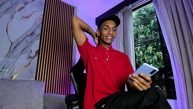 Snapshot of JulienSaint chatting on December 4, 12:14 pm JulienSaint online show from December 4, 12:14 pm