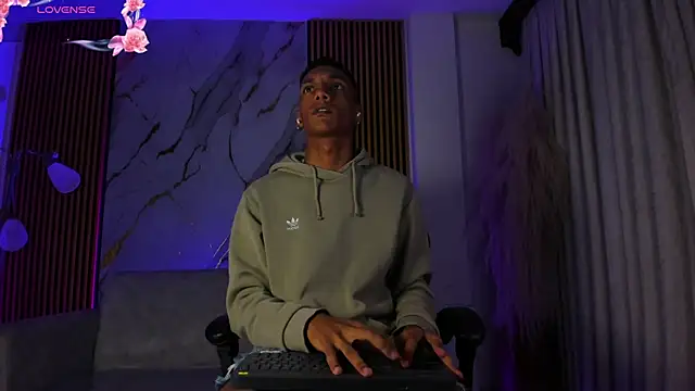 JulienSaint online show from January 6, 10:52 am